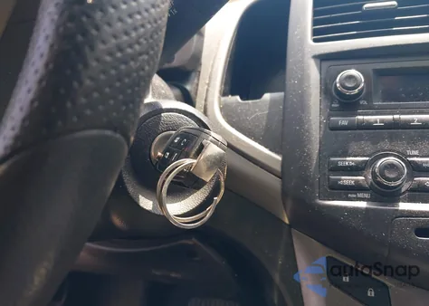 2016 Chevrolet Sonic Ls z USA, uszkodzony, nr VIN 1G1JA6SHXG4177027